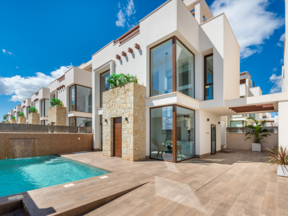 Comfortable family home in Los Motesinos